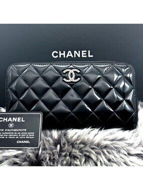 Chanel Wallet Quilted Round